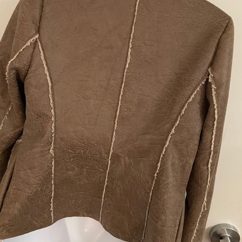 Jacket - Picture 5 of 5